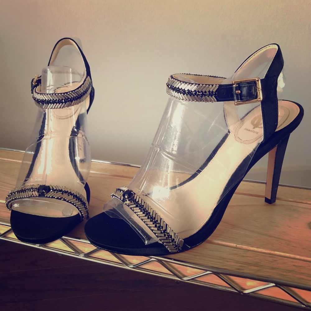 Black Vince camuto heels with gold accent